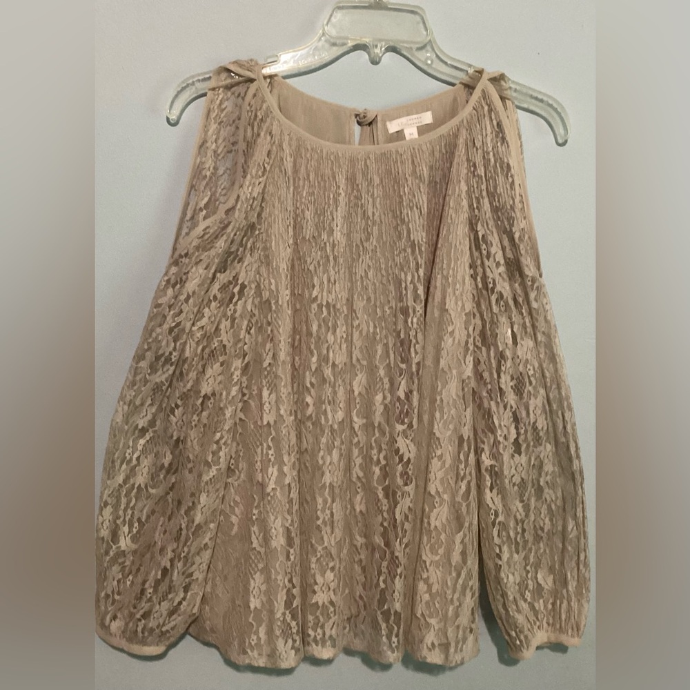 Lauren Conrad Blouse Women’s Medium Lace Pleated Cold Shoulder beige